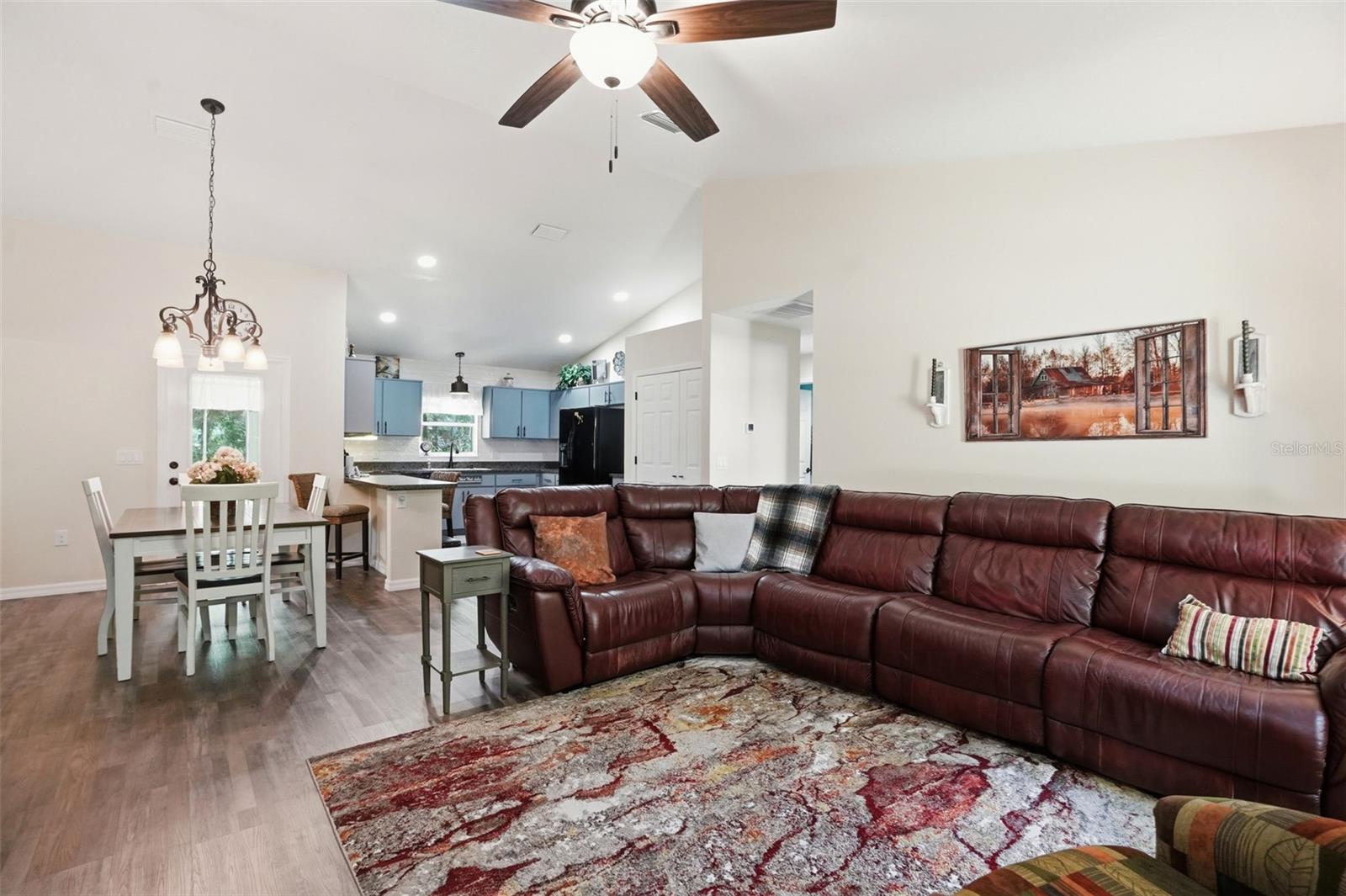 LEISURE RETREATS - Residential