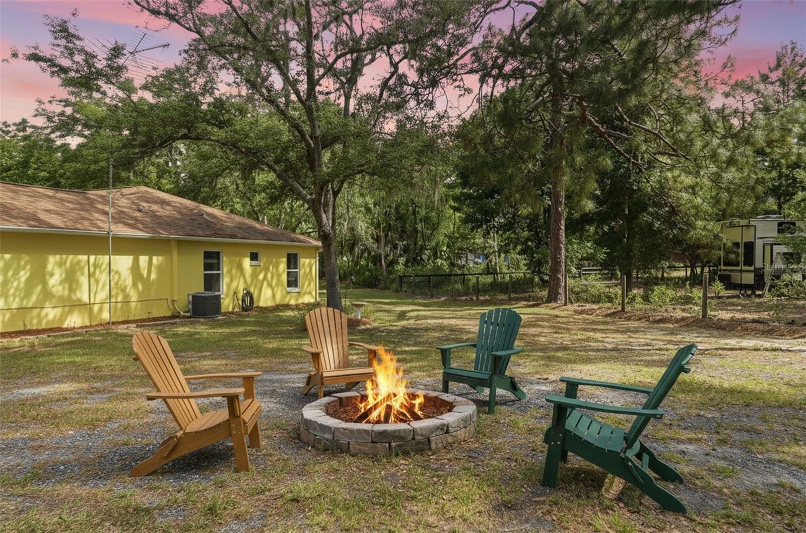 LEISURE RETREATS - Residential