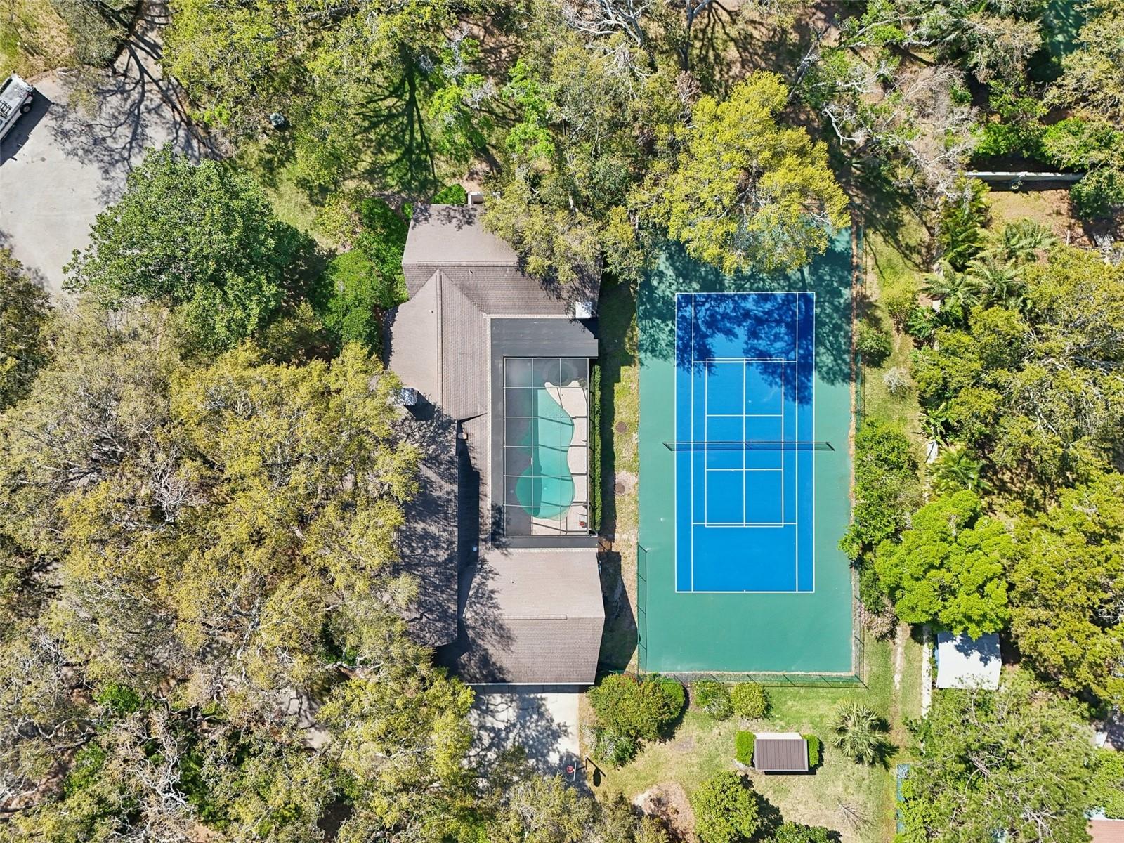 2112 LAURENCE DRIVE