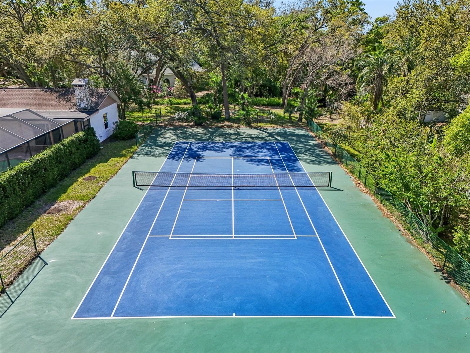 2112 LAURENCE DRIVE