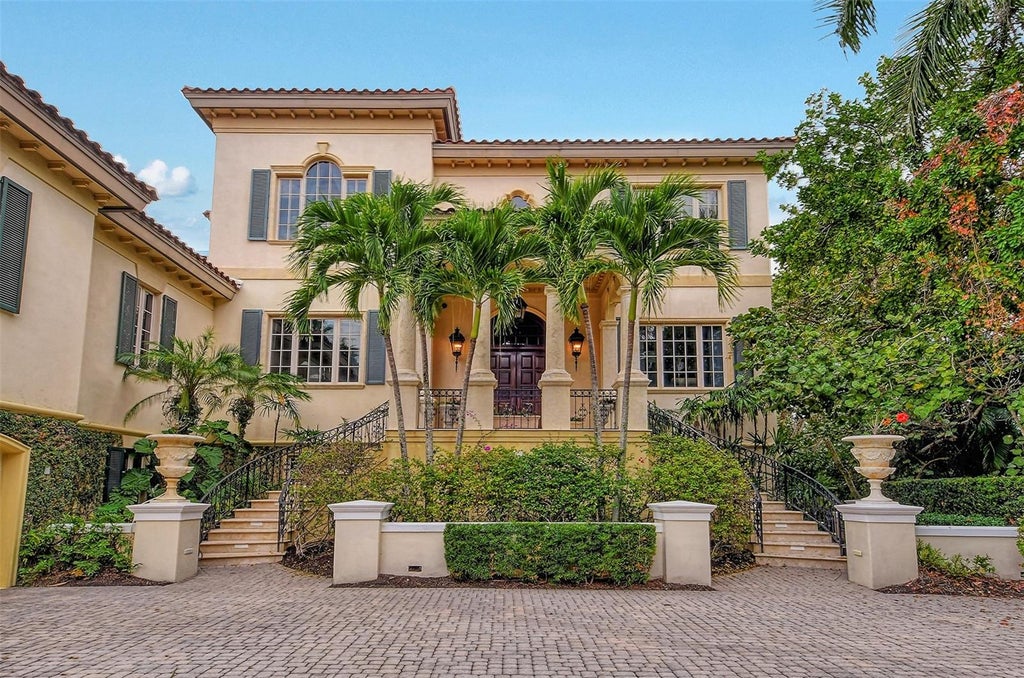 Photo of 1083 Westway Drive, Sarasota, FL 34236 (MLS # A4708464)