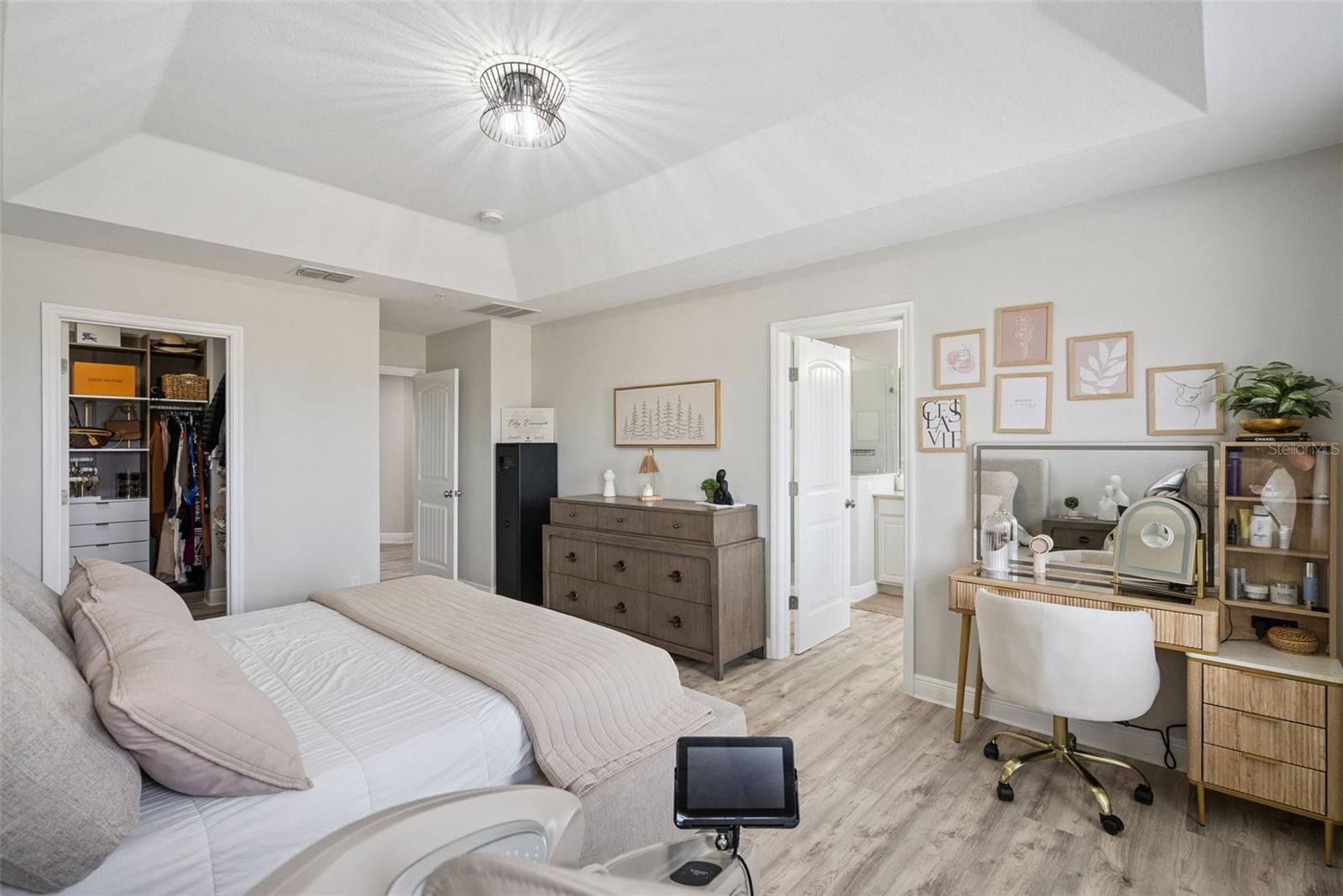 OVERLOOK AT EAST PARK - Residential