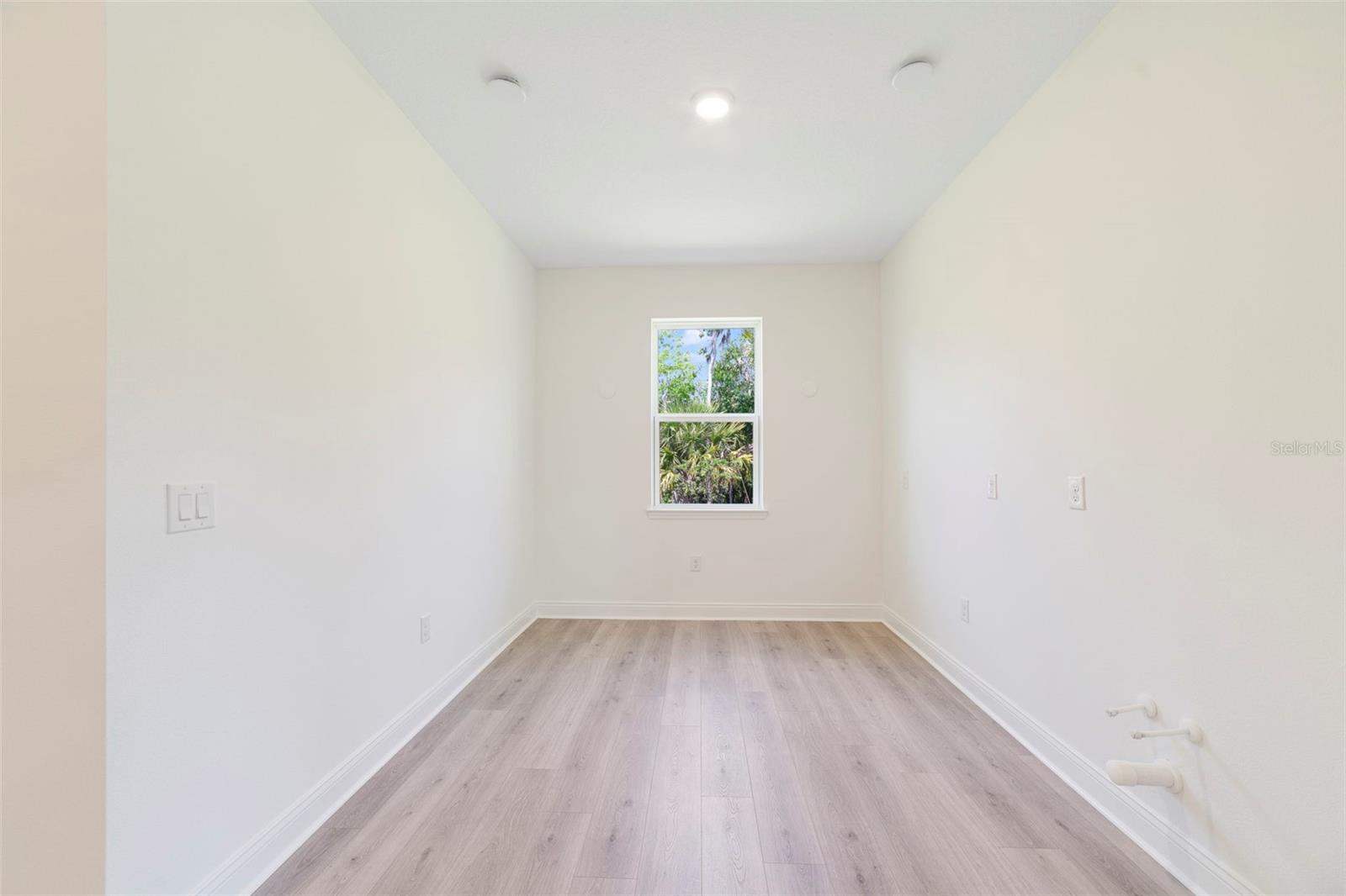 ESTATES AT LAKE JESUP NORTH - Residential