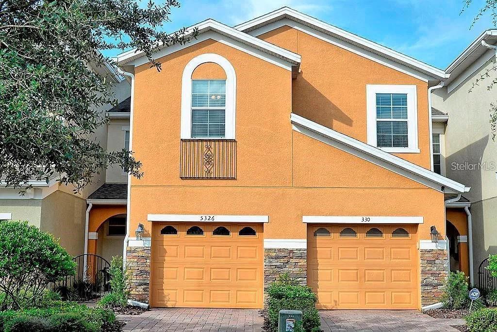 Prime location in Oviedo! This two-story townhouse offers 3 bedrooms and 2.5 baths in the gated community of Clayton Crossing. Enjoy community amenities including a pool, direct access to the Seminole Trail, and a short walk to restaurants, shopping, and convenient 417 access.
The open floor plan features spacious living and dining areas, a well-appointed kitchen with wood cabinets, granite countertops, stainless steel appliances, a breakfast bar, and a pantry. The first floor also includes a powder room and laundry. Upstairs, the generous master suite offers a large walk-in closet, garden tub, and separate shower. Two additional bedrooms share a full bath.
Tenant requirements: Minimum 700 FICO score, income 3x the rent, and no eviction record. Call for more information.