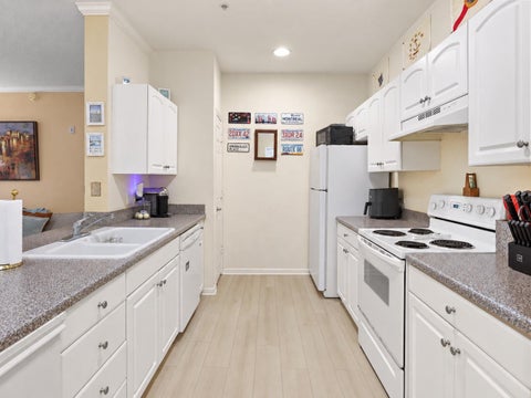 860 N Orange Avenue 323, Orlando, FL 32801