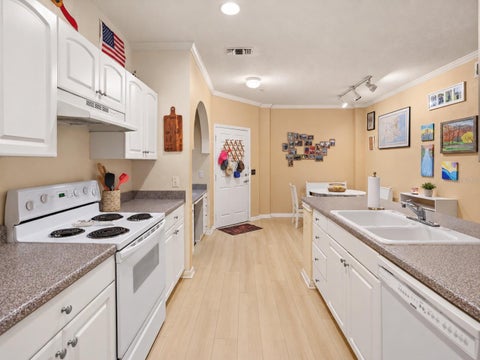 860 N Orange Avenue 323, Orlando, FL 32801