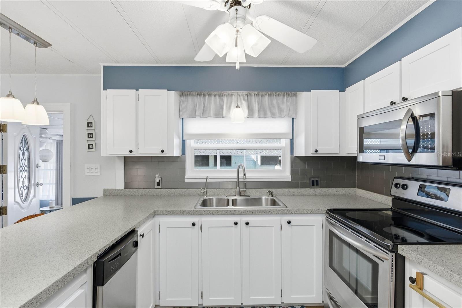 PALM HILL MOBILE HOME PARK UNREC - Residential