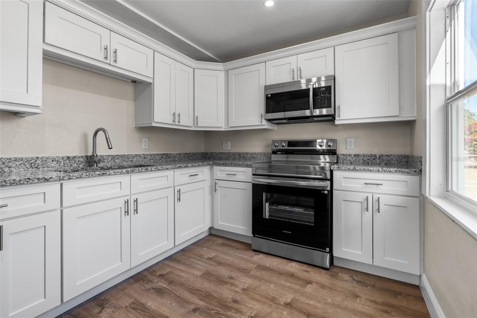 AVONDALE - Residential