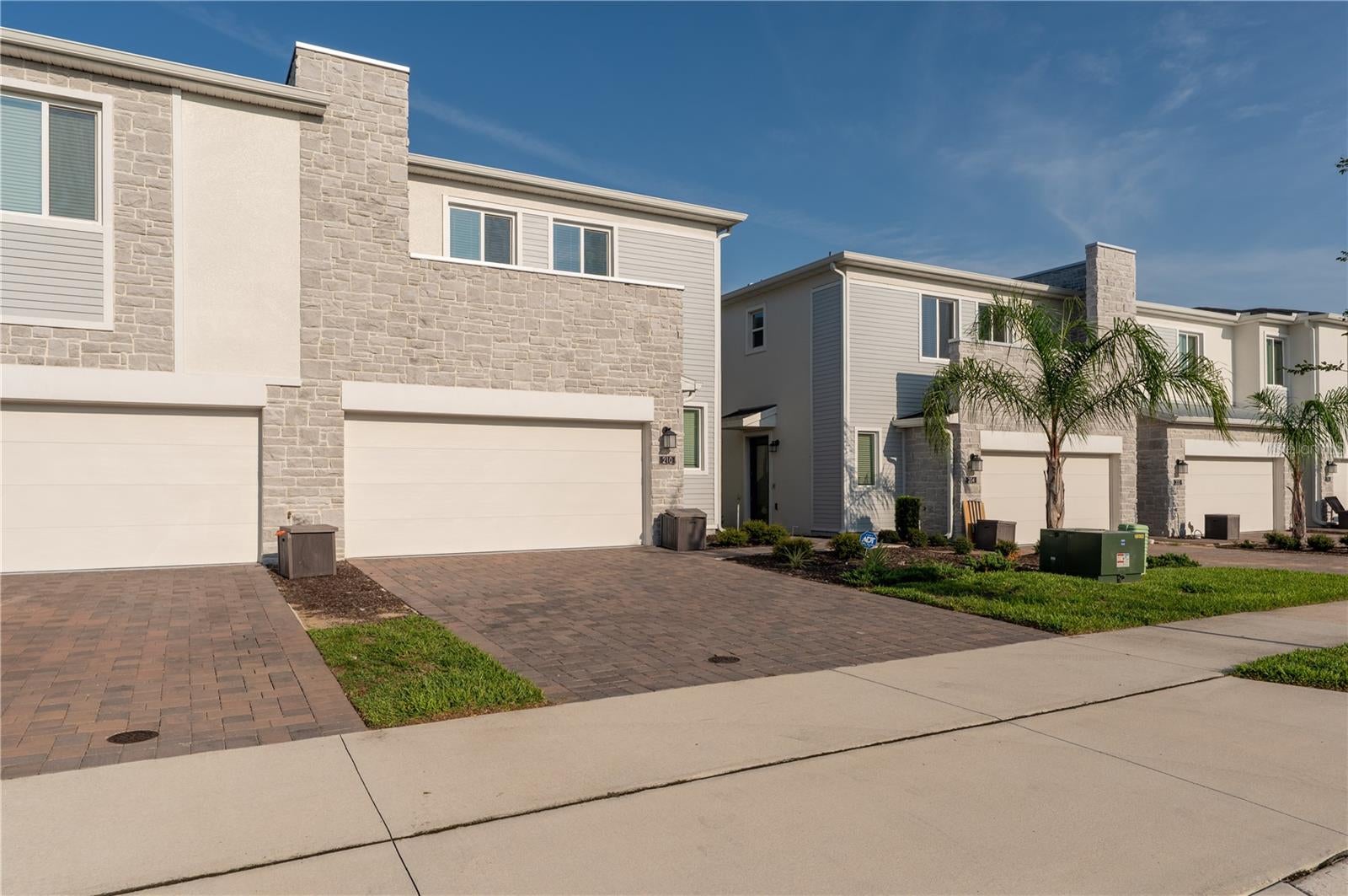 210 BOGEY DRIVE