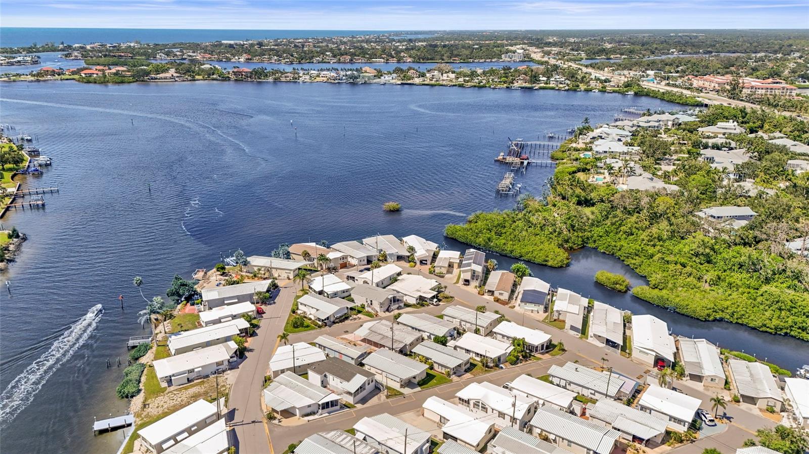 HARBOR LIGHTS MHP CO-OP - Residential