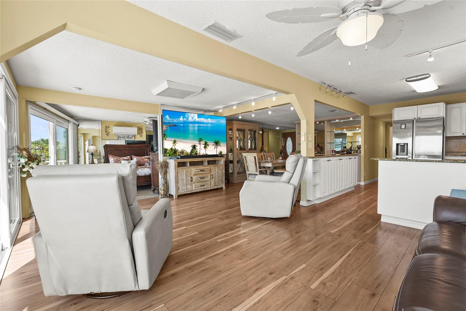 HARBOR LIGHTS MHP CO-OP - Residential