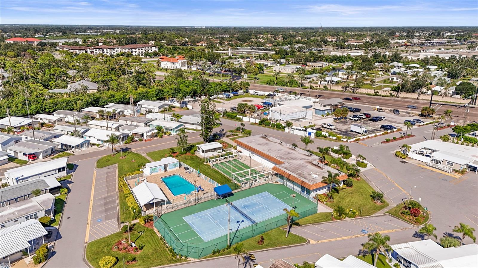 HARBOR LIGHTS MHP CO-OP - Residential