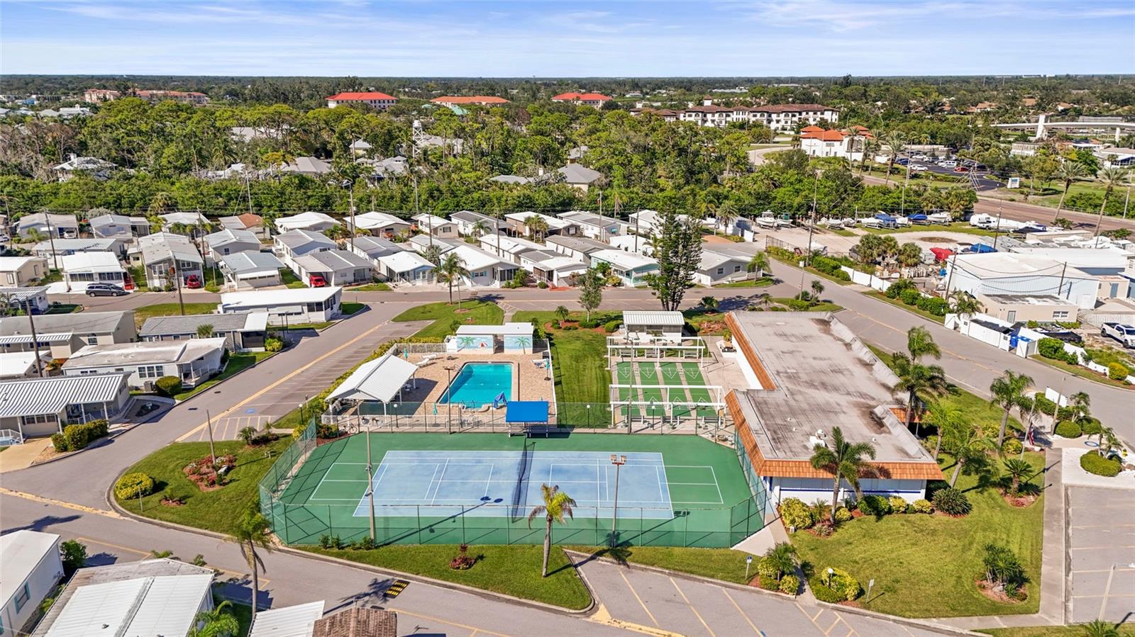 HARBOR LIGHTS MHP CO-OP - Residential