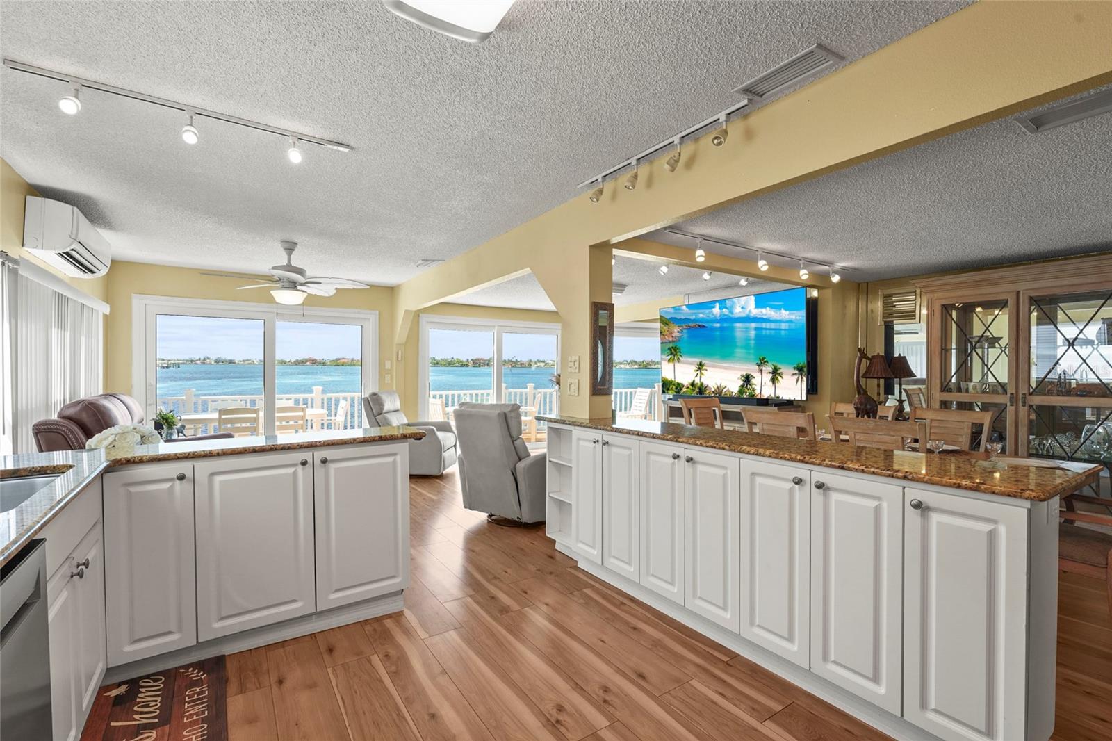 HARBOR LIGHTS MHP CO-OP - Residential