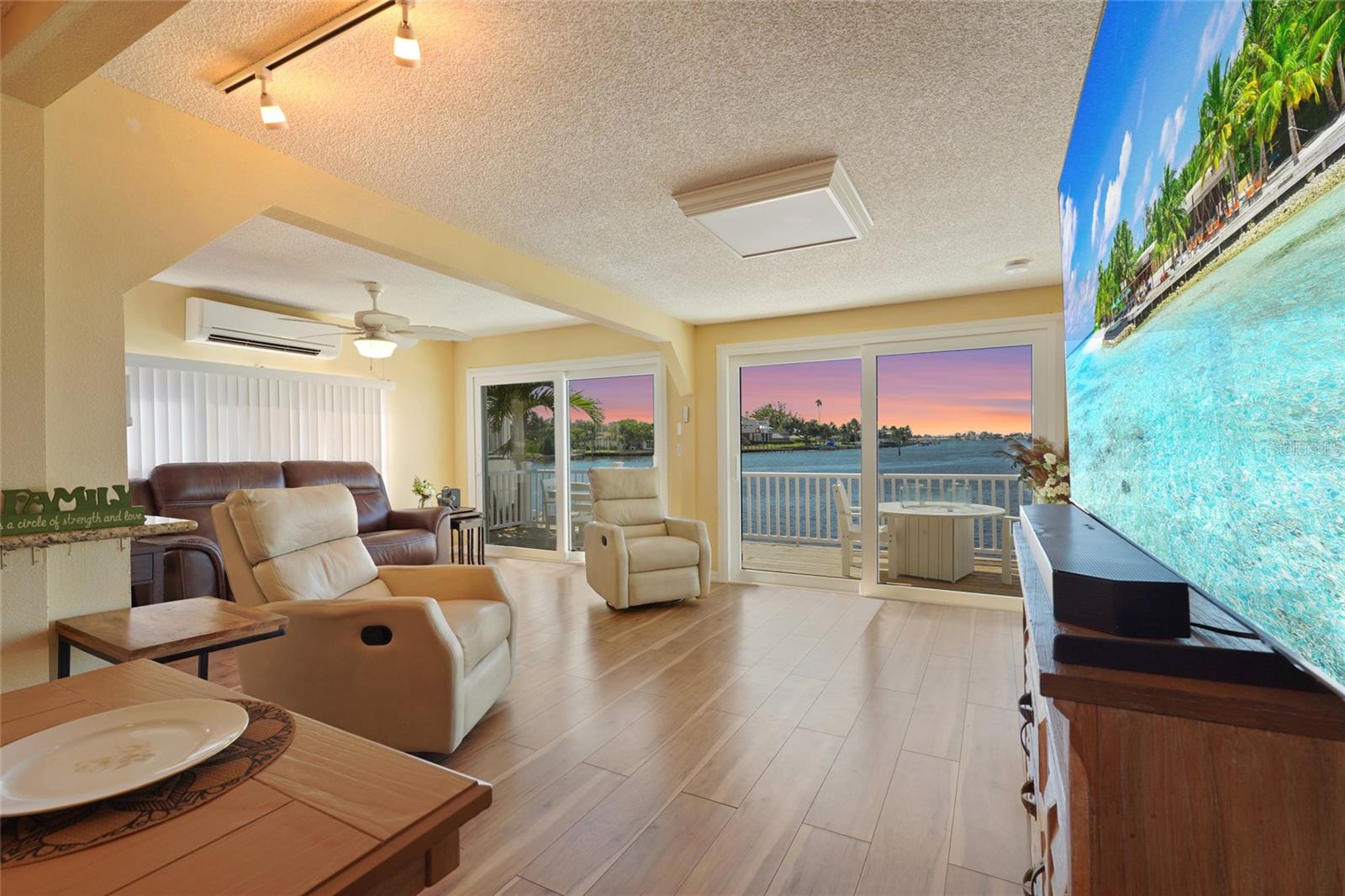 HARBOR LIGHTS MHP CO-OP - Residential