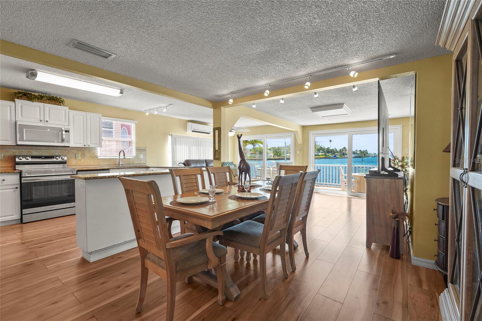 HARBOR LIGHTS MHP CO-OP - Residential