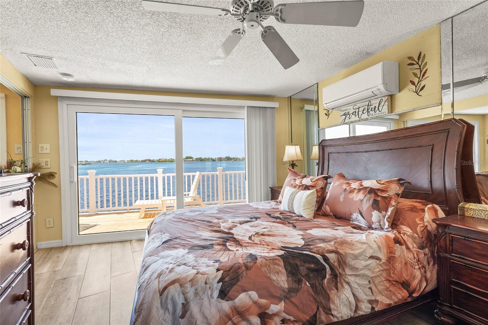 HARBOR LIGHTS MHP CO-OP - Residential