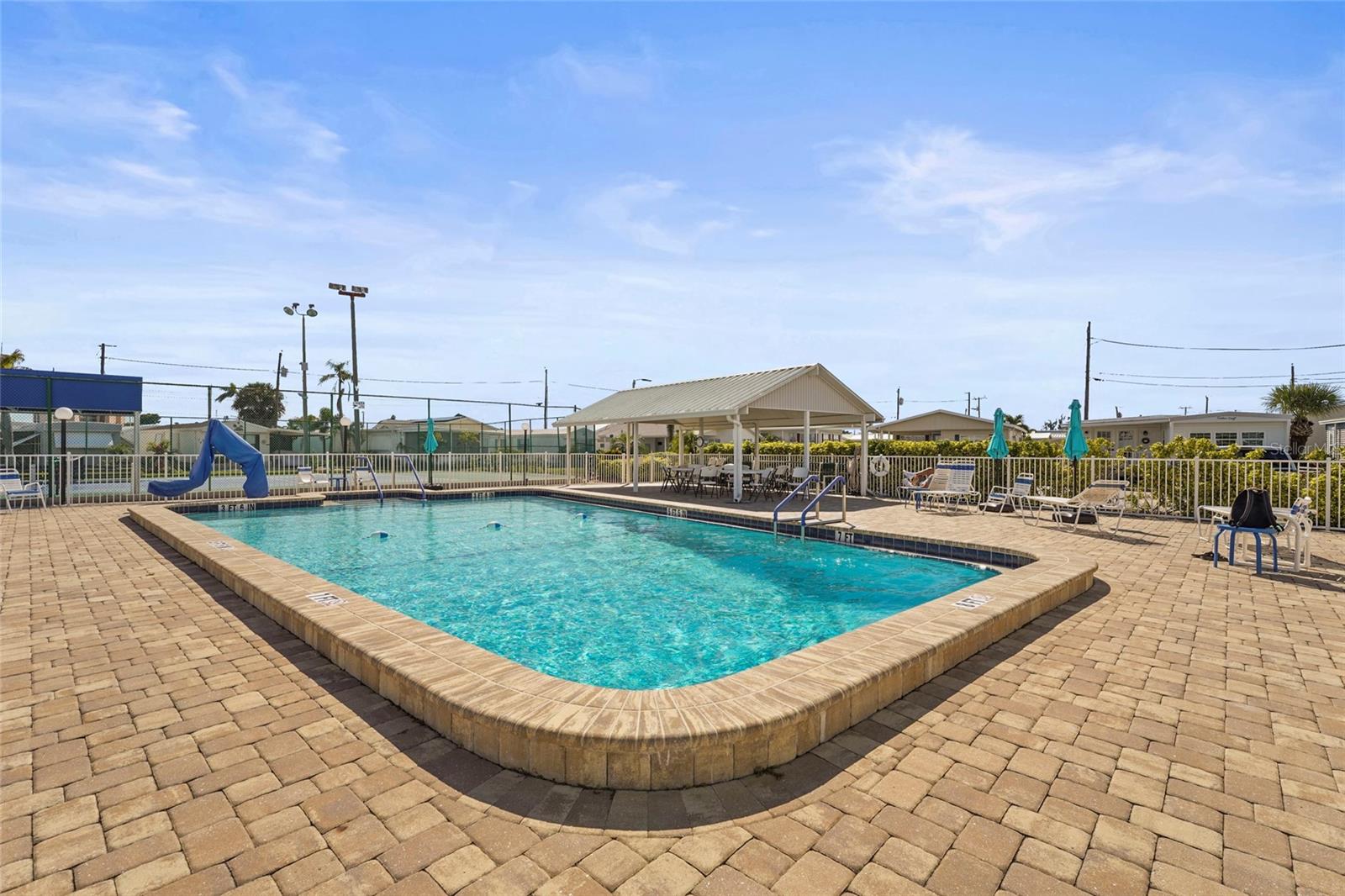 HARBOR LIGHTS MHP CO-OP - Residential