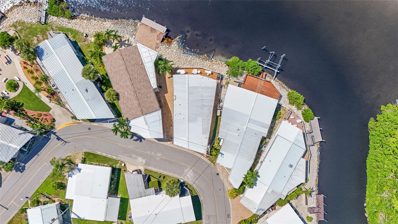 HARBOR LIGHTS MHP CO-OP - Residential