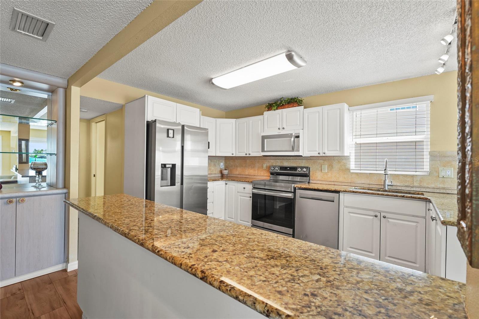 HARBOR LIGHTS MHP CO-OP - Residential