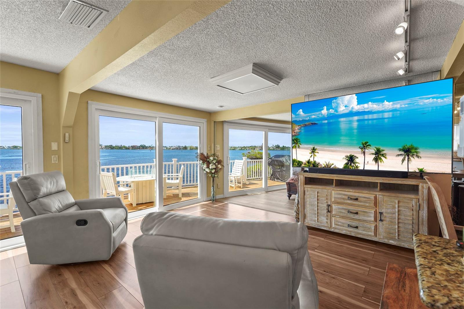 HARBOR LIGHTS MHP CO-OP - Residential