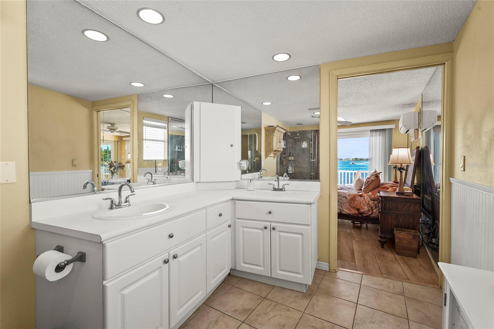 HARBOR LIGHTS MHP CO-OP - Residential