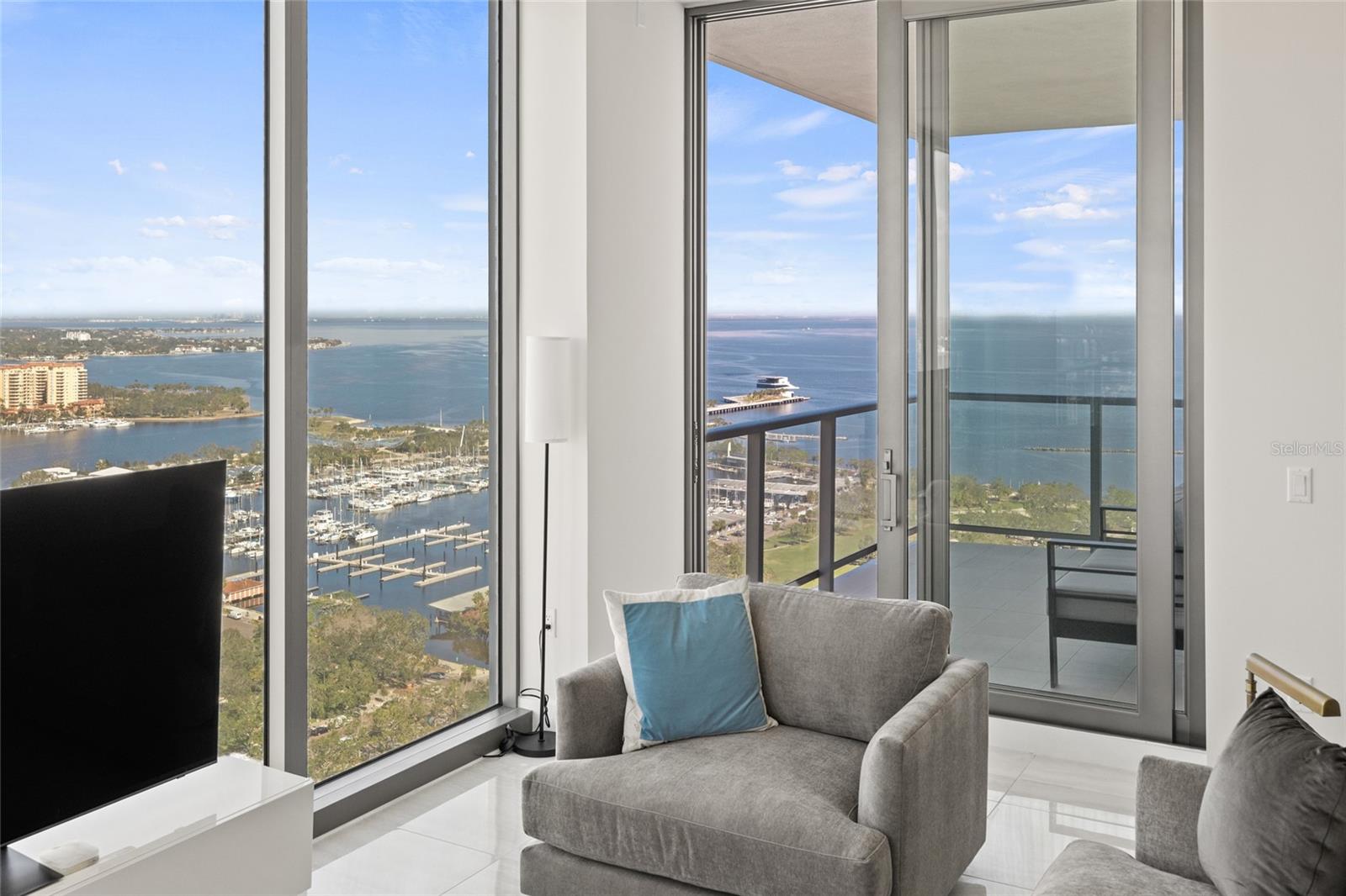 SALTAIRE CONDO - Residential