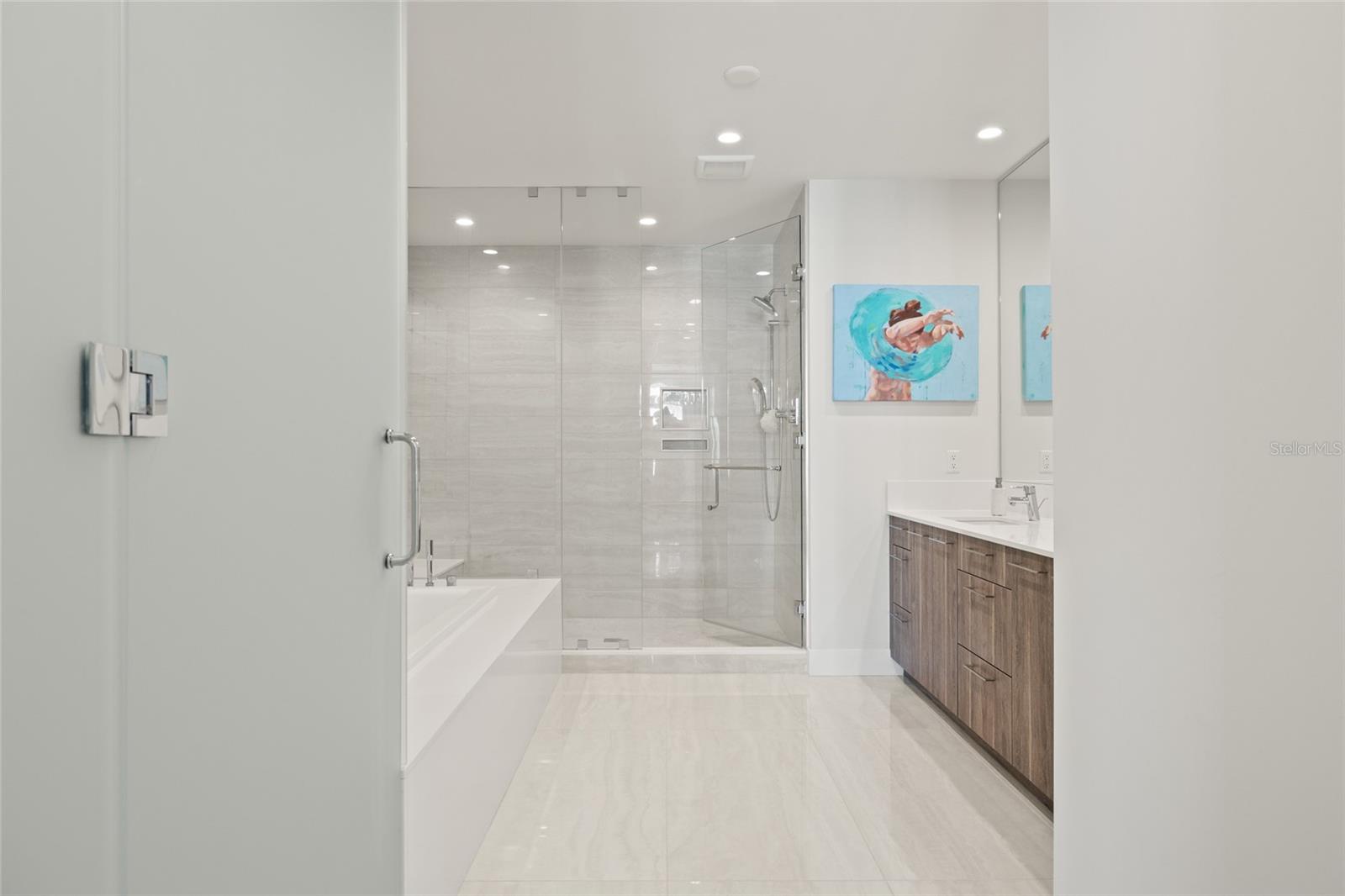 SALTAIRE CONDO - Residential