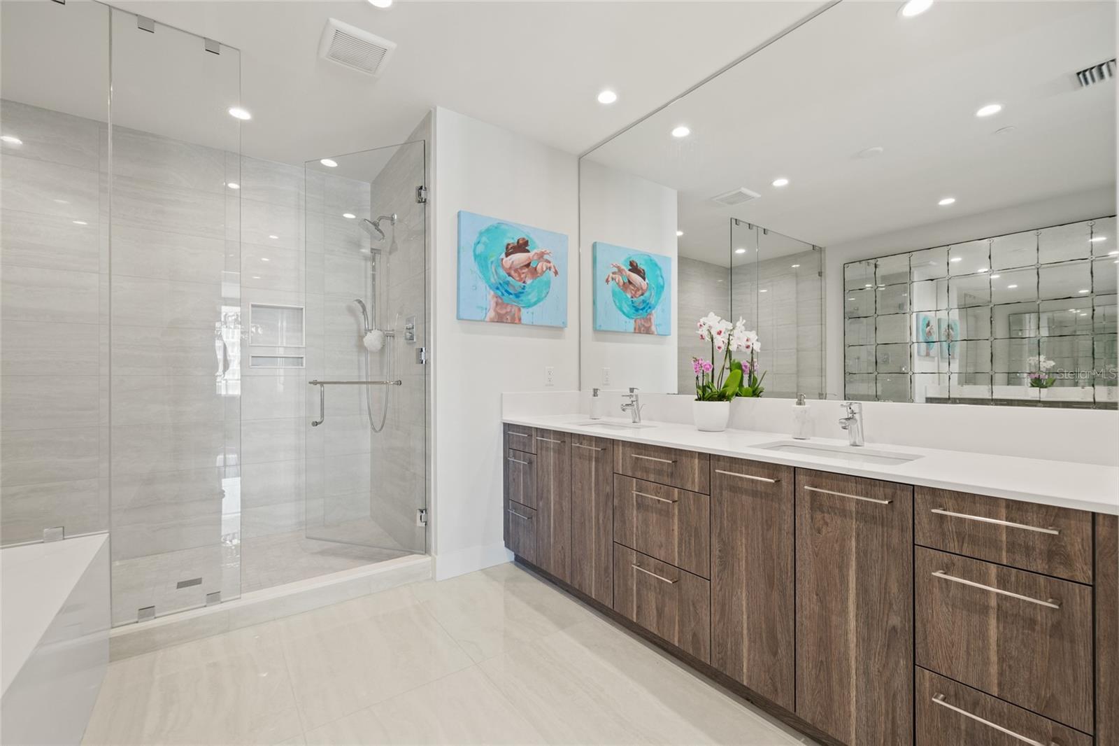 SALTAIRE CONDO - Residential