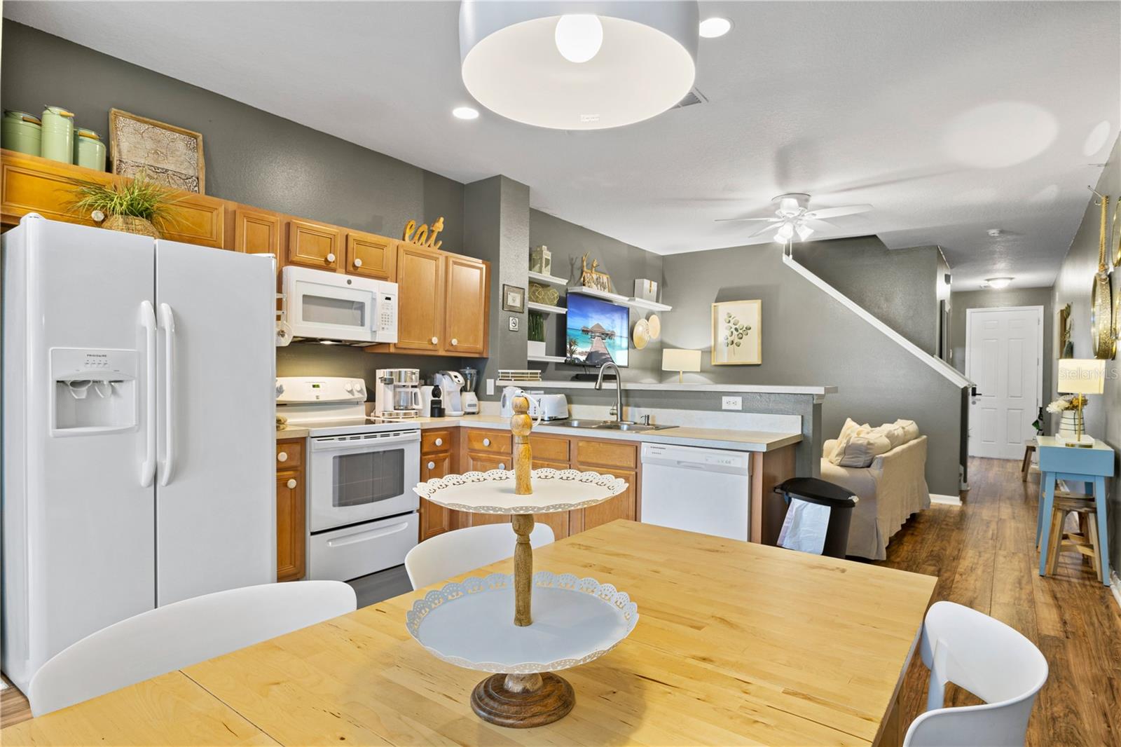 CRESTWYND BAY - Residential