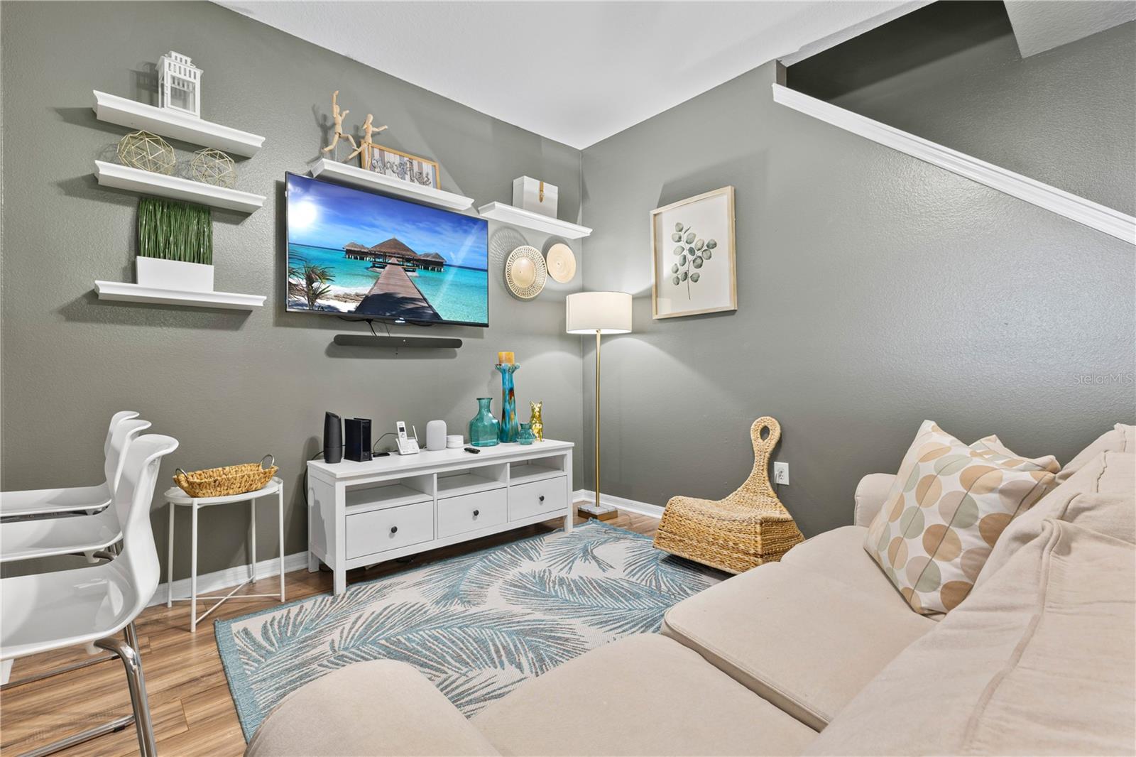 CRESTWYND BAY - Residential