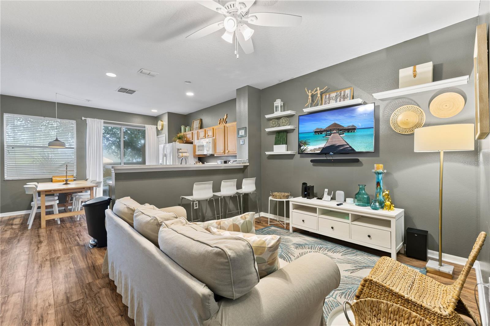 CRESTWYND BAY - Residential
