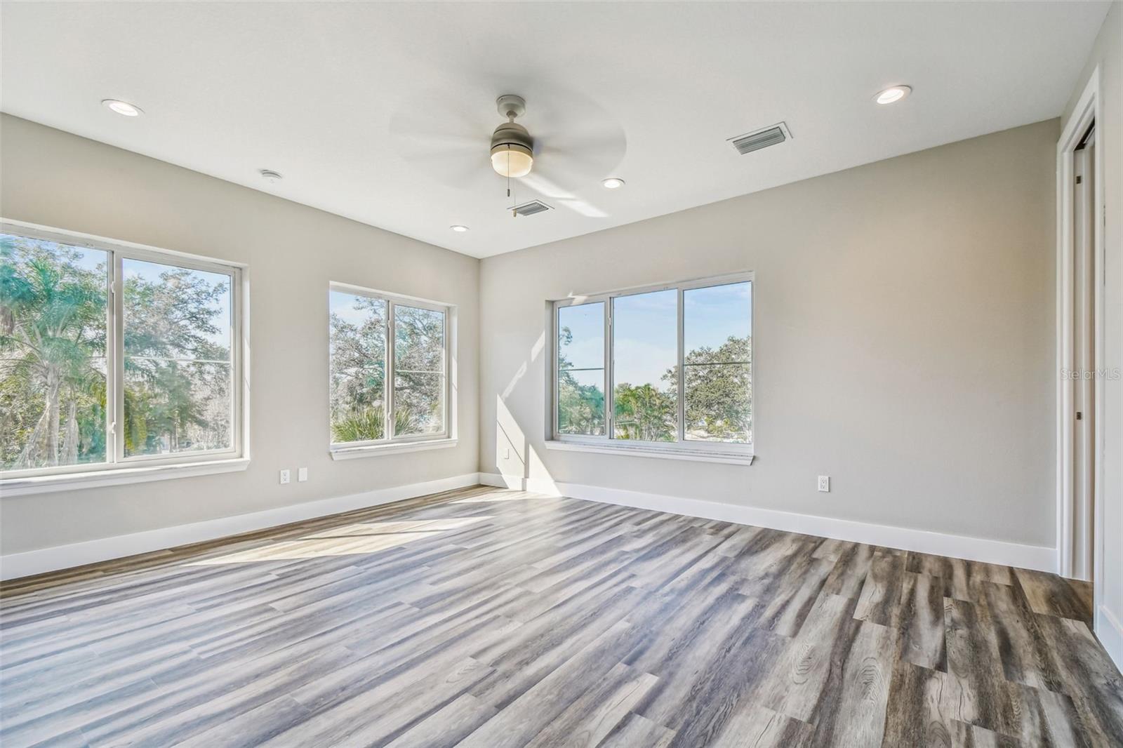 DUNEDIN SHORES - Residential