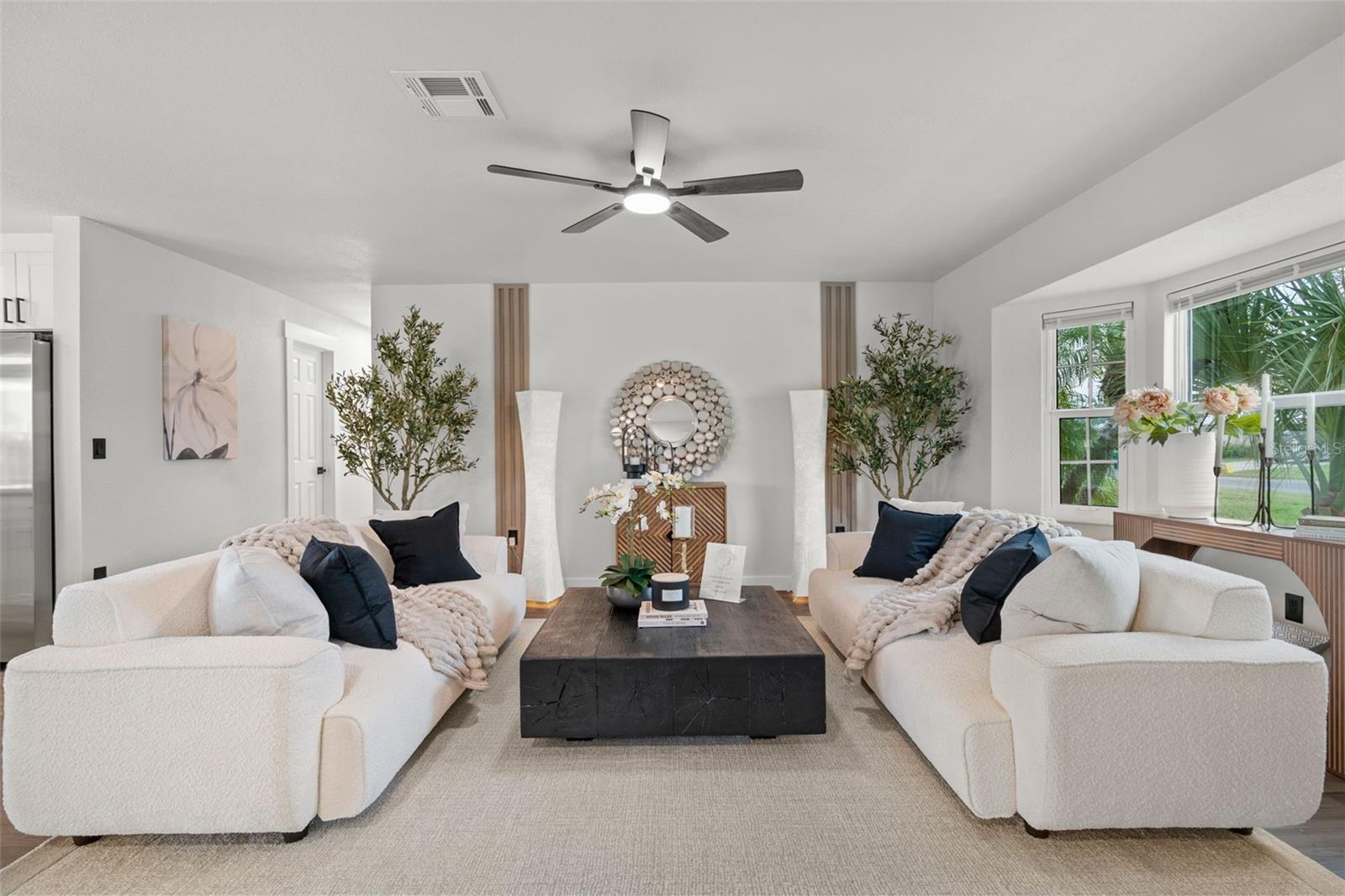 30 OAKLAND HILLS COURT