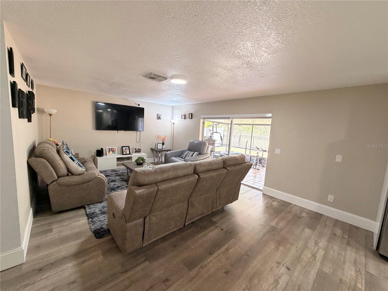 BVL UNIT 7 5TH ADD - Residential Lease