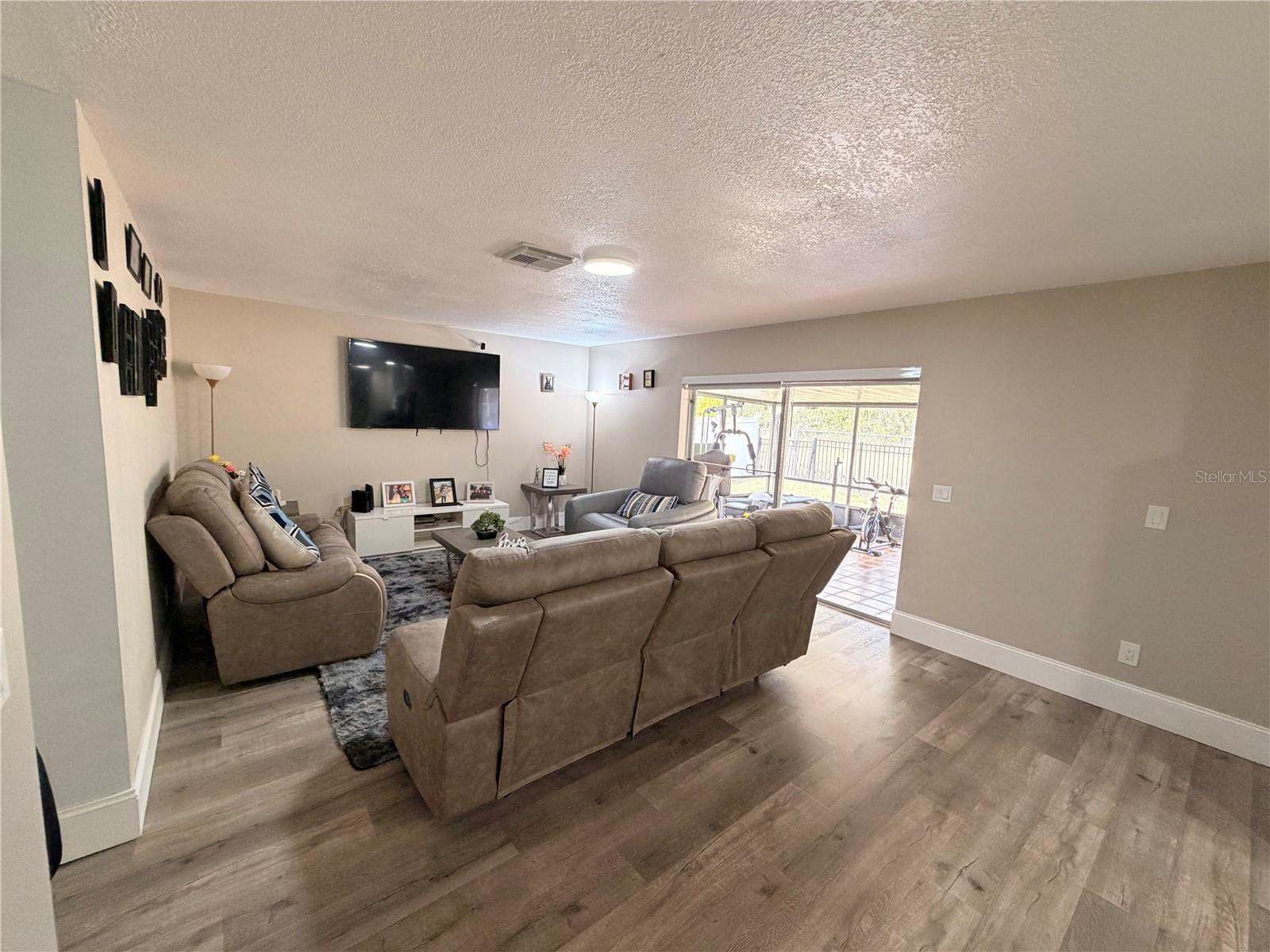 BVL UNIT 7 5TH ADD - Residential Lease