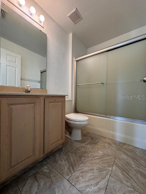 2405 LINCOLNSHIRE COURT