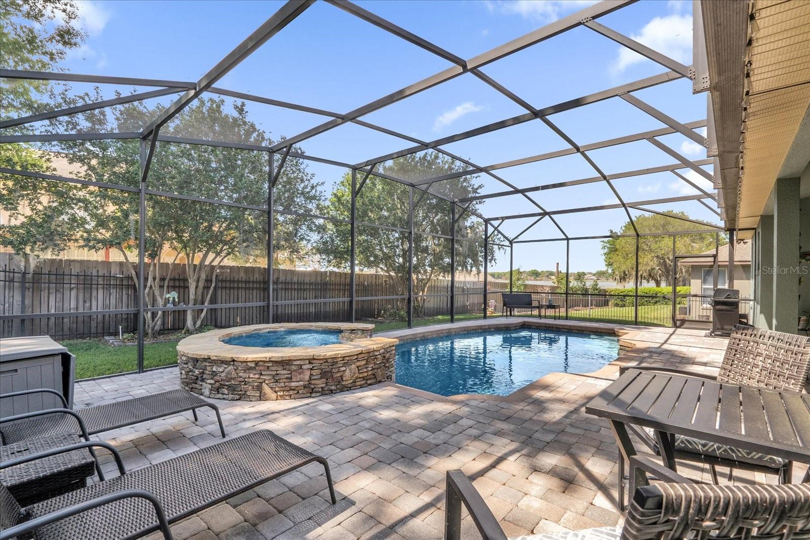 ADMIRAL POINTE - Residential