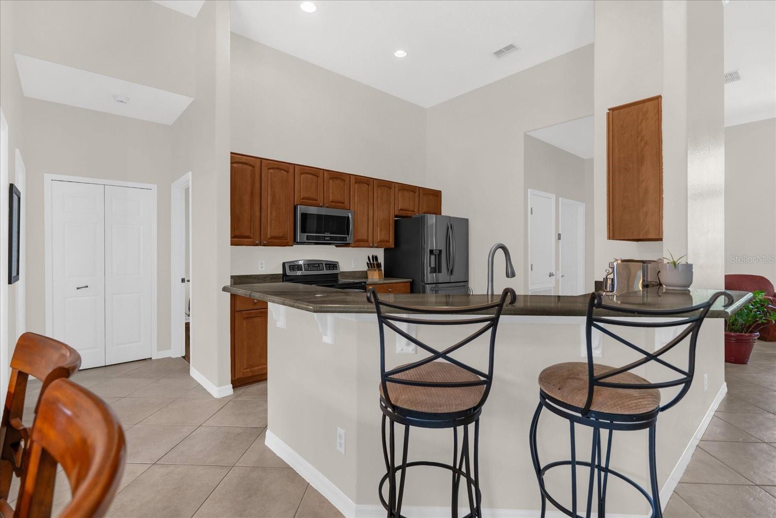 ADMIRAL POINTE - Residential