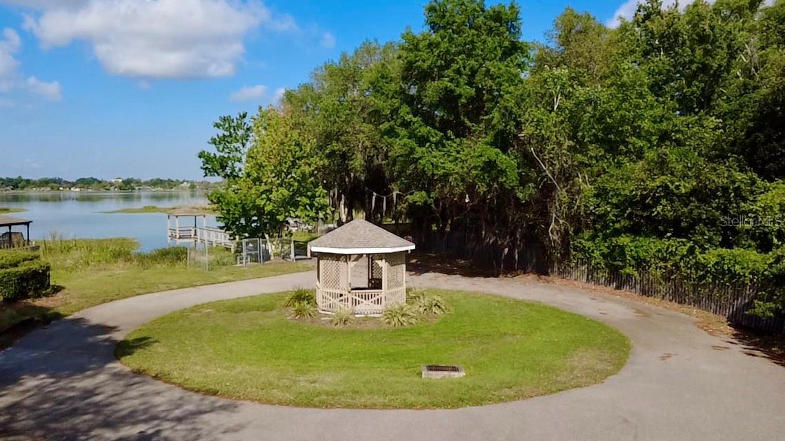 ADMIRAL POINTE - Residential