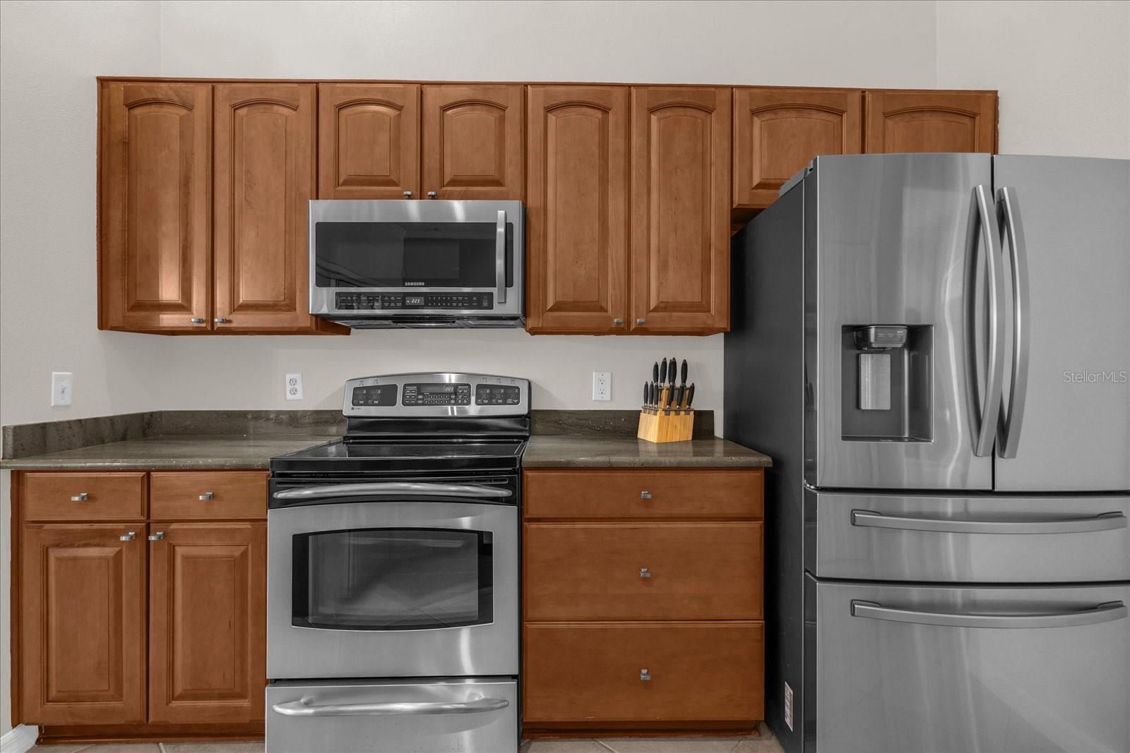 ADMIRAL POINTE - Residential