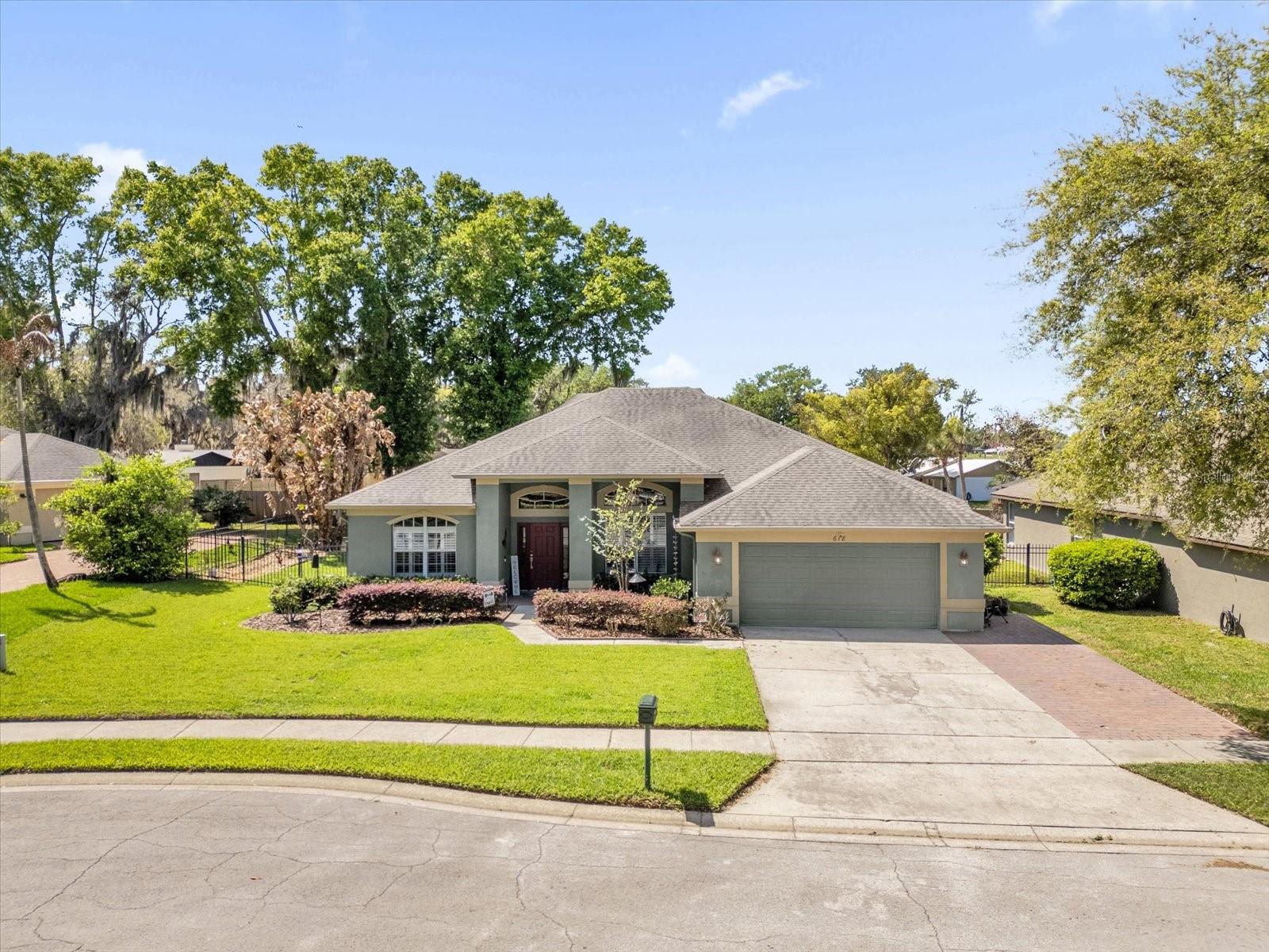 ADMIRAL POINTE - Residential