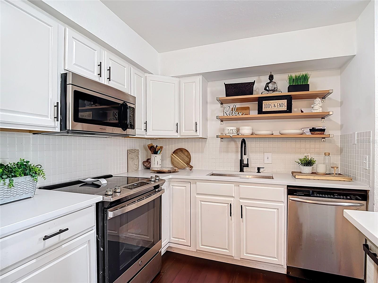 THE HIGHLANDS AT HUNTERS GREE - Residential