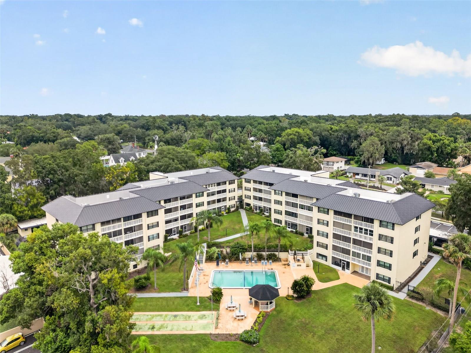 101 N GRANDVIEW STREET 111