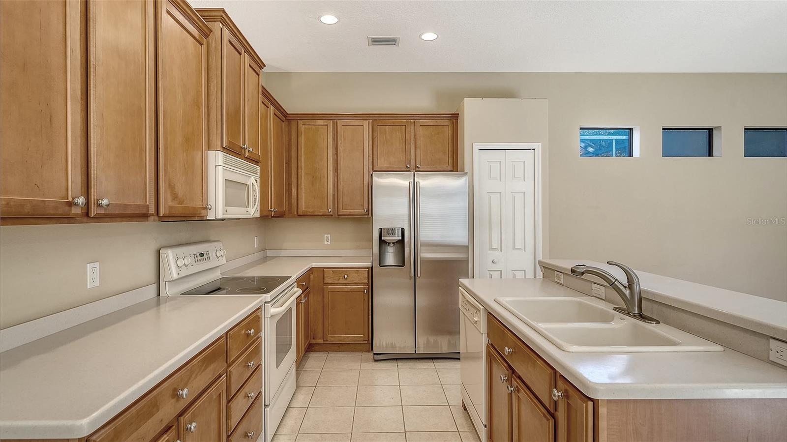 UNIVERSITY PLACE - Residential Lease