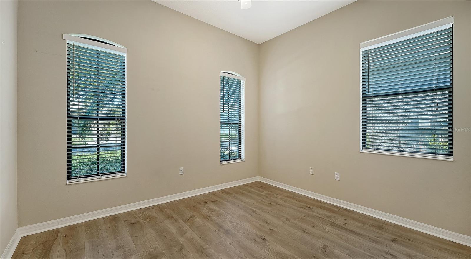 UNIVERSITY PLACE - Residential Lease