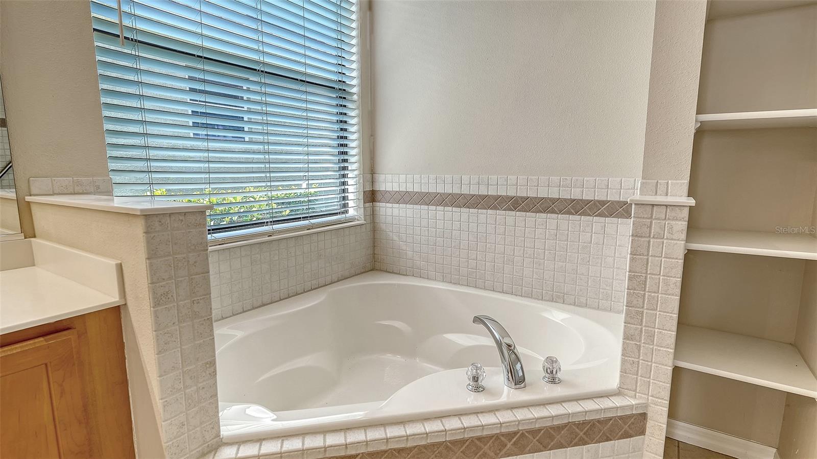 UNIVERSITY PLACE - Residential Lease