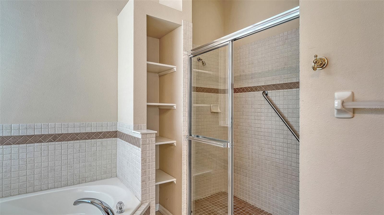 UNIVERSITY PLACE - Residential Lease