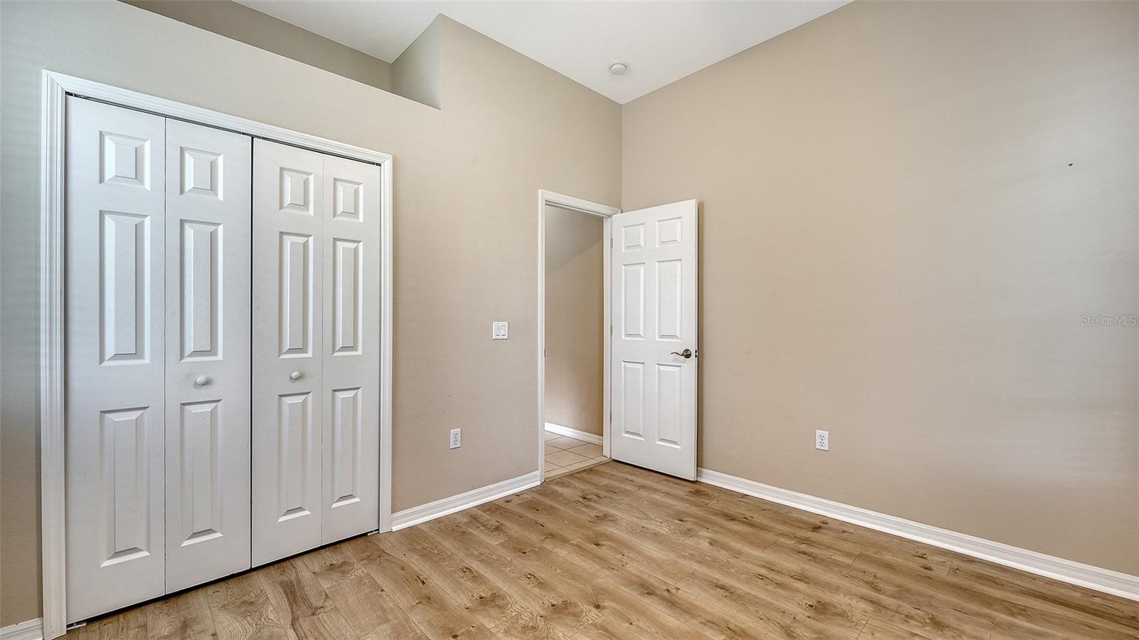 UNIVERSITY PLACE - Residential Lease