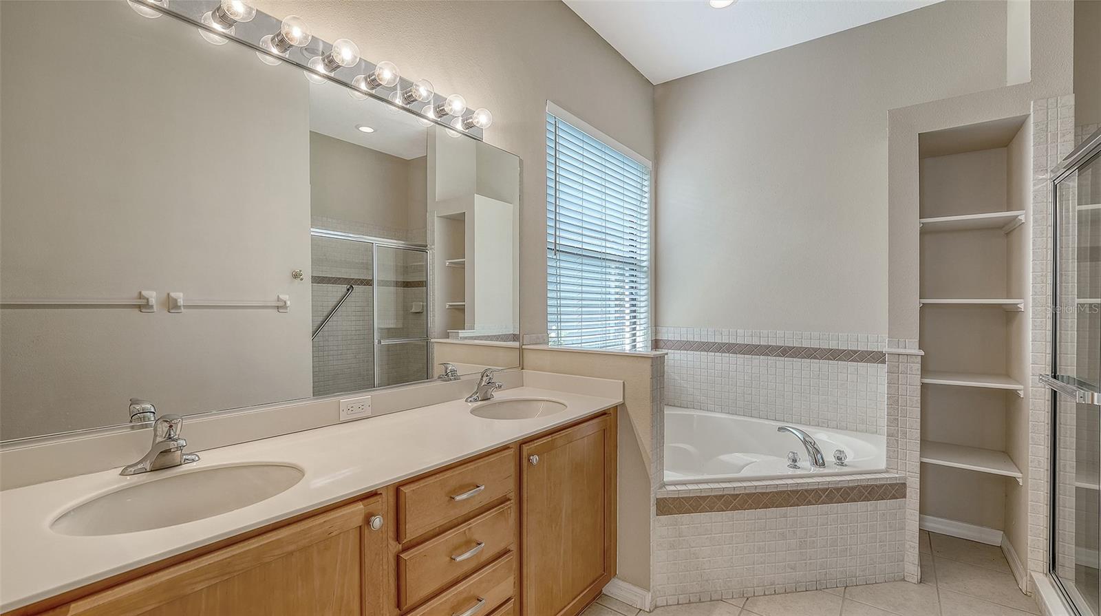 UNIVERSITY PLACE - Residential Lease